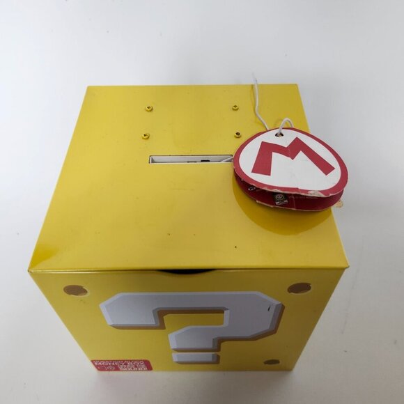 2017 SUPER MARIO QUESTION BLOCK Money Box BNWT NINTENDO - Picture 7 of 8